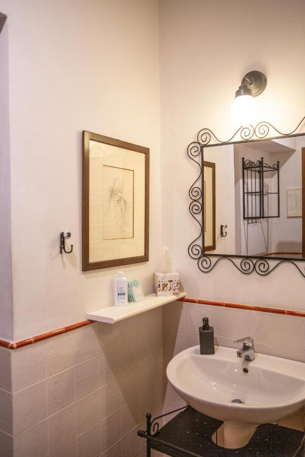 Lovely One Bedroom Apartment Nearby Ponte Vecchio Florenz Exterior foto